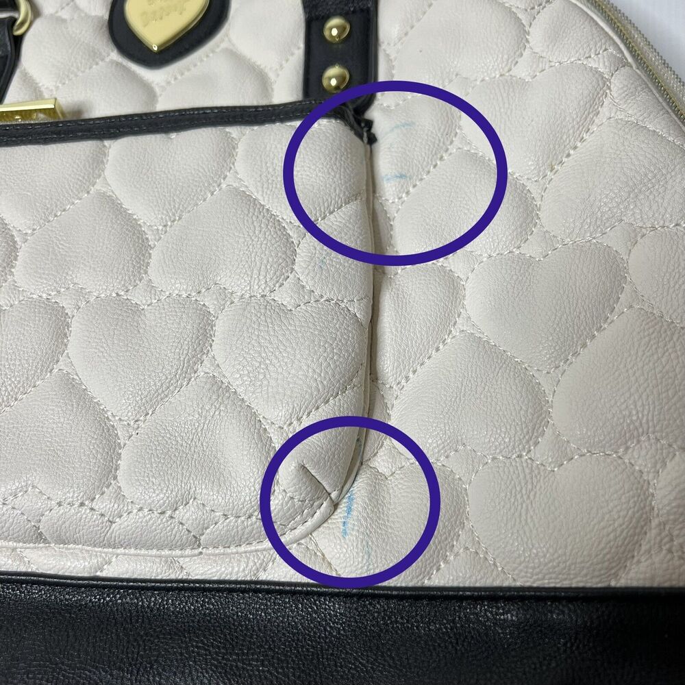 BETSEY JOHNSON WHITE AND BLACK HEART QUILTED SATCHEL HANDBAG CLASSIC - Picture 9 of 10